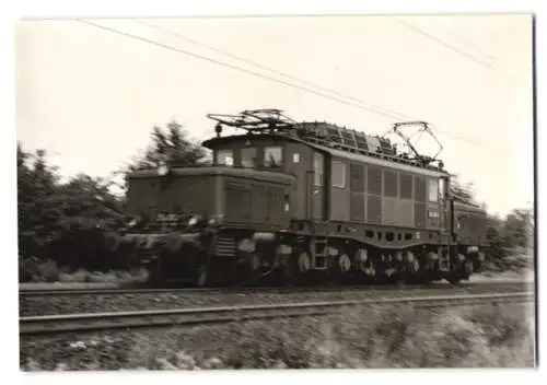 27 Fotografien Ansicht Dresden, Deutsche Reichsbahn DDR, Eisenbahn, Bahnhof, Lokschuppen, Lokomotiven, Dampflok u.a.