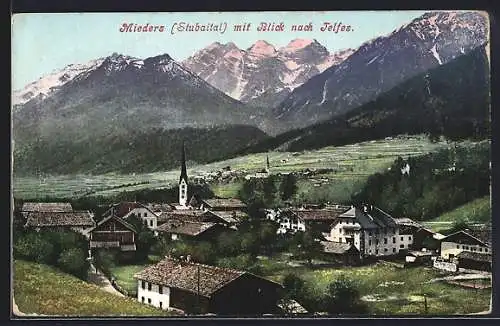 AK Mieders /Stubaital, Strasse durch die Ortschaft mit Gebirgspanorama um 1900