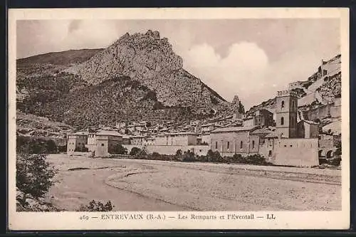 AK Entrevaux /B.-A., Les Remparts et l`Eventail