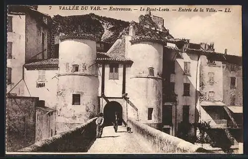 AK Entrevaux, Vallée du Var, Le Pont-Levis, Entrée de la Ville