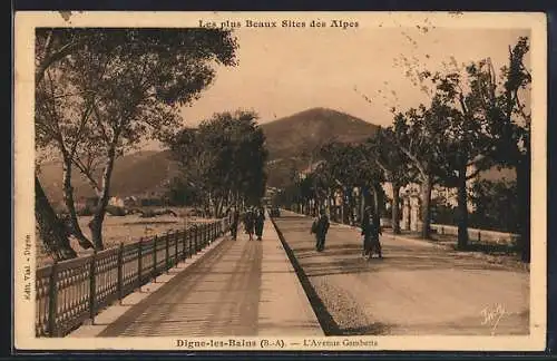 AK Digne-les-Bains /B.-A., L`Avenue Gambetta