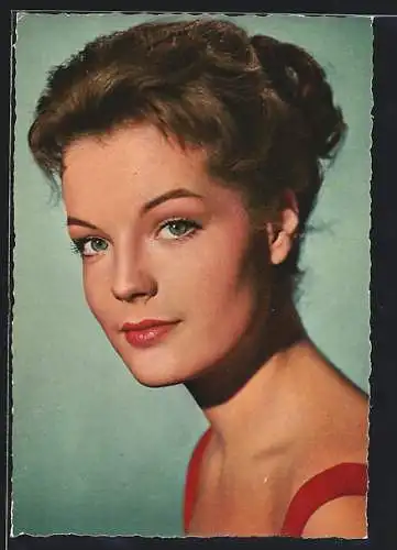 AK Schauspielerin Romy Schneider mit bezauberndem Blick