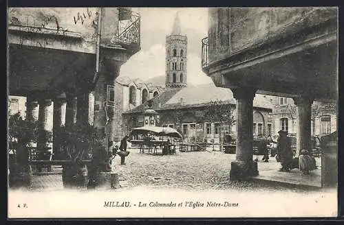 AK Millau, Les Colonnades et l`Eglise Notre-Dame