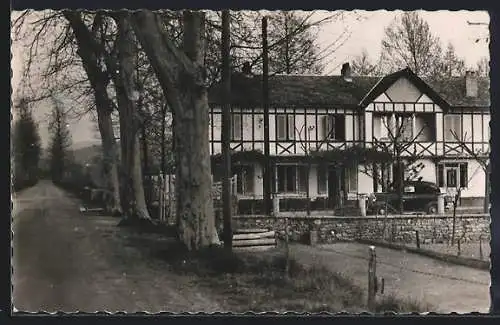 AK Espalion /Aveyron, Relais de Boralde, Vue de l`Hôtel et Pont sur Boralde