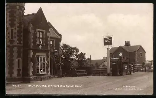 AK Broxbourn, Station with The Railway Hotel