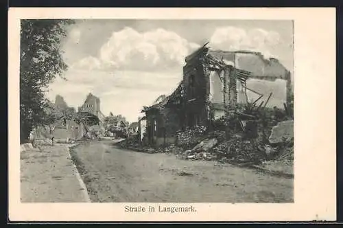 AK Langemark, Blick auf zerbombten Strassenzug