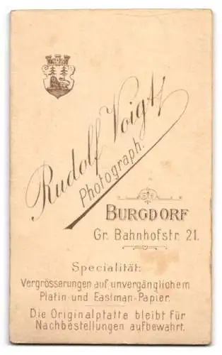 Fotografie Rudolf Voigt, Burgdorf, Gr. Bahnhofstr. 21, Junge mit Reif und Peitsche.