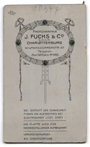 Fotografie J. Fuchs & Co., Charlottenburg, Wilmersdorferstr. 57, Porträt einer Frau