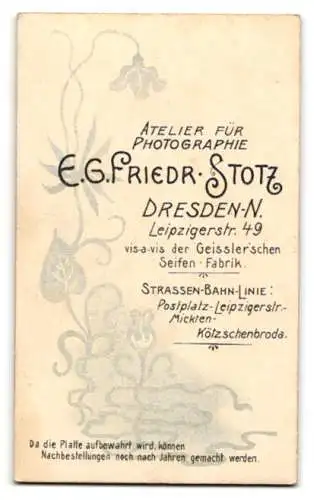 Fotografie E.G.Fr. Stotz, Dresden, Leipzigerstr. 49, Junge Frau mit Stuhl