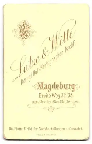 Fotografie Lutze & Witte, Magdeburg, Breite Weg 32 /33, Porträt eines Herren mit Brille und Schnurrbart