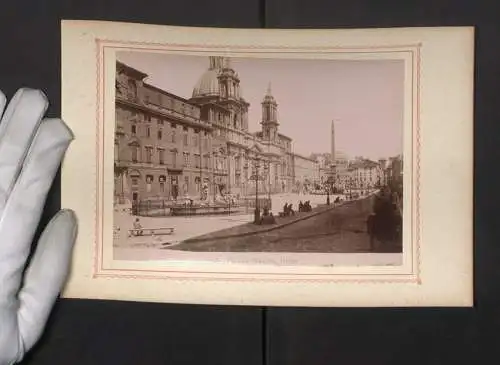 Fotografie unbekannter Fotograf, Ansicht Rom, Piazza Navona, Brunnen, Obelisk