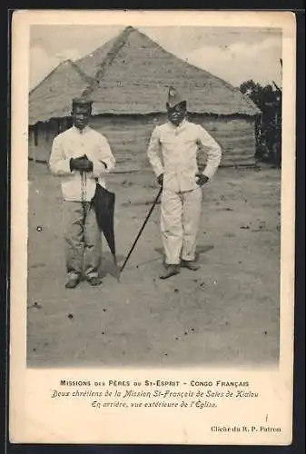 AK Congo, Deux chrétiens de la Mission St-Francois de Sales de Kialou, vue extérieure de l`Eglise