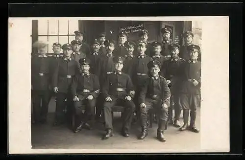 Foto-AK Feldärzte des Roten Kreuzes Hannover in Uniform