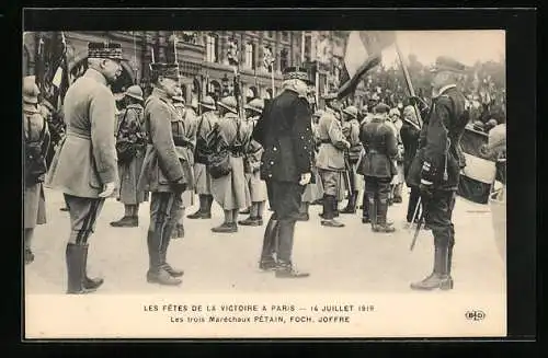 AK Fetes de la Victoire a Paris 1919, les trois Marechaux Petain, Foch et Joffre