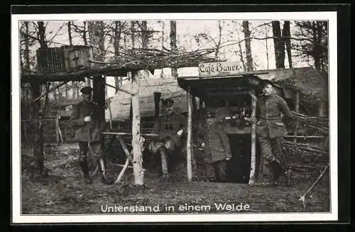 AK Soldaten am Unterstand im Wald