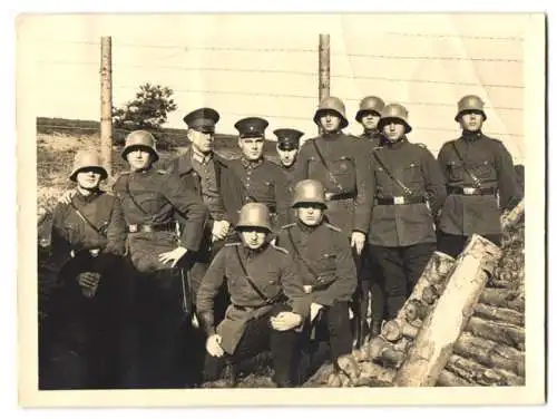 20 Fotografien unbekannter Fotograf, Hildesheim, Polizei 1930-1934, Kaserne, Übungsschiessen, Uniform, Parade u.a