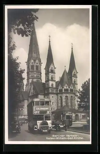 AK Berlin, Autobus der Linie 2 mit Chlorodont-Reklame u. Strassenbahn an der Kaiser-Wilhelm-Ged.-Kirche