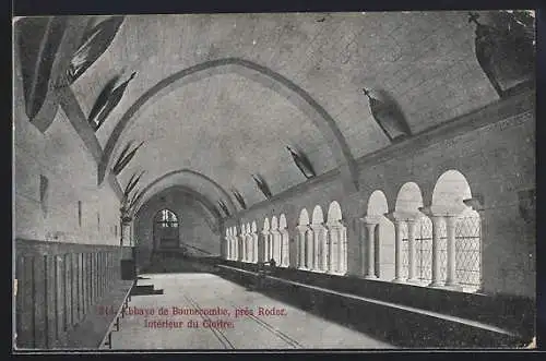 AK Bonnecombe /Rodez, L`Abbaye, Intérieur du Cloitre