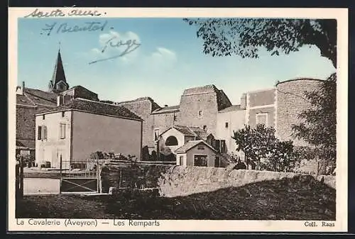 AK La Cavalerie /Aveyron, Les Remparts