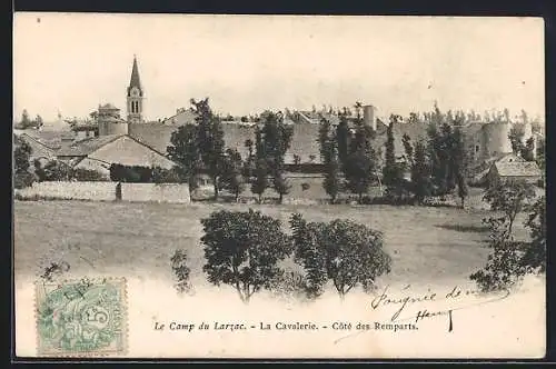 AK Larzac, La Cavalerie, Coté des Remparts