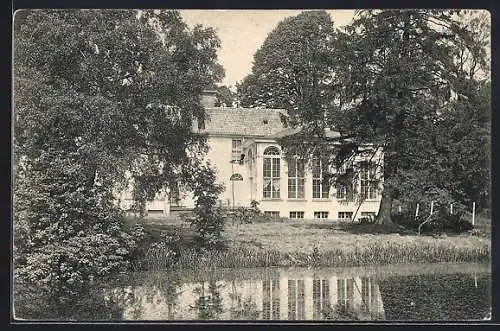 AK Loochristi, Le Chateau, vue sur l`eau