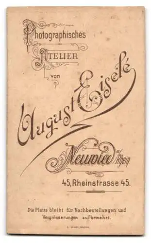 Fotografie August Eiselé, Neuwied, Rheinstrasse 45, Porträt eines Mannes mit Schnurrbart in Anzug