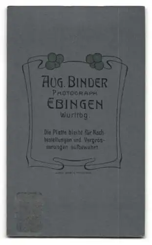 Fotografie Aug. Binder, Ebingen, Elegante Dame im modischen Kleid