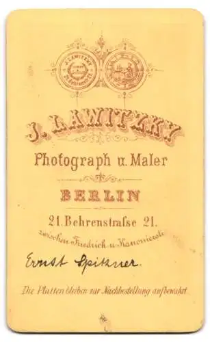 Fotografie J. Lawitzky, Berlin, Behrenstrasse 21, Würdevoller Herr mit beeindruckendem Bart