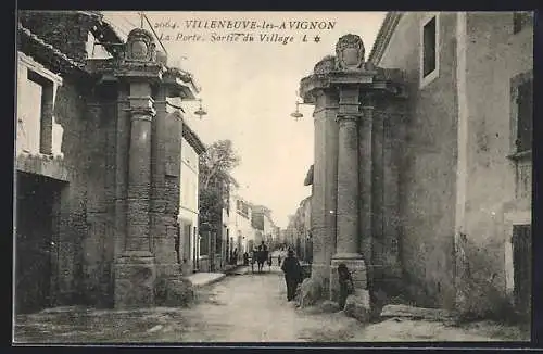 AK Villeneuve-les-Avignon, La Porte, Sortie du Village