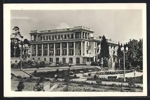 AK Sotschi, Sanatorium Dsershinskogo mit Springbrunnen und Gartenanlage