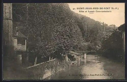 AK Saint-Jean-Pied-de-Port, Allee et Lavoir Conrrontadoria