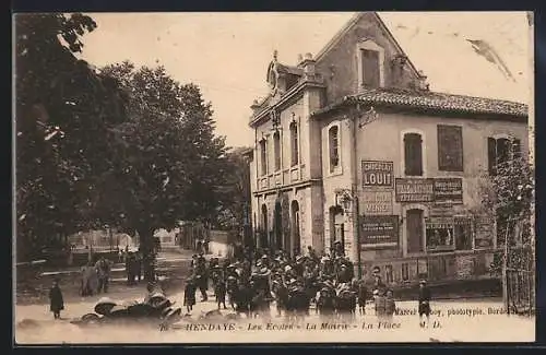 AK Hendaye, Les Écoles, la Mairie, la Place