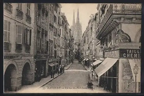 AK Bayonne, La rue du Port-Neuf