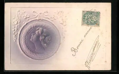 Präge-AK Junge Frau mit Jugendstil Ornamenten