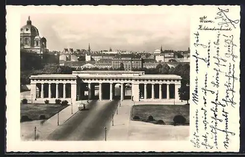 AK Wien, Heldendenkmal und Stadtblick aus der Vogelschau