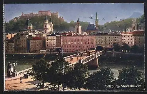 AK Salzburg, Teilansicht mit Strassenbahn auf der Staatsbrücke