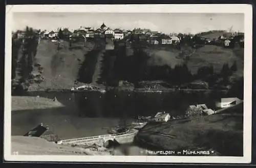 AK Neufelden im Mühlkreis, Ortsansicht über dem Wasser