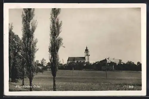 AK Pfarrkirchen, Partie am Ortsrand mit Kirche