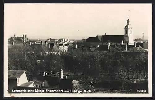 AK Maria-Enzersdorf am Gebirge, Teilansicht mit Kirche