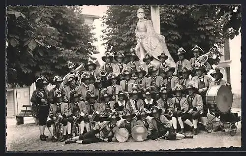 AK Mayrhofen /Zillertal, Musikkapelle mit Instrumenten