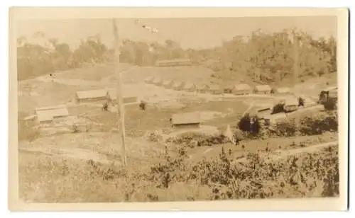 11 Fotografien unbekannter Fotograf, Ansicht Maracaibo / Venezuela, Bohrtürme und Ölfelder am Stadtrand, Raddampfer u.a.