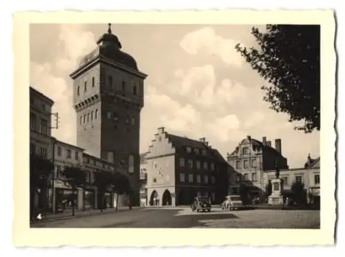 12 Fotografien unbekannter Fotograf, Ansicht Riesenburg / Westpreussen, Marktplatz, Bahnhof, Heldendenkmal, Strassen u.a