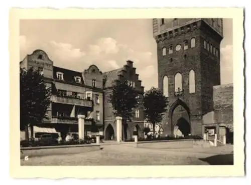 12 Fotografien unbekannter Fotograf, Ansicht Riesenburg / Westpreussen, Marktplatz, Bahnhof, Heldendenkmal, Strassen u.a