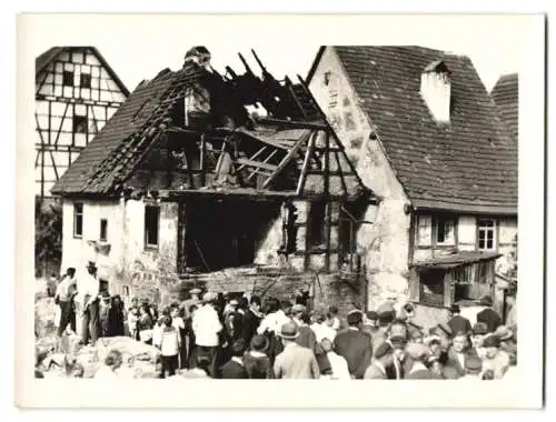 8 Fotografien unbekannter Fotograf, Ansicht Oeschelbronn, Zerstörung nach Brandkatastrophe 1933