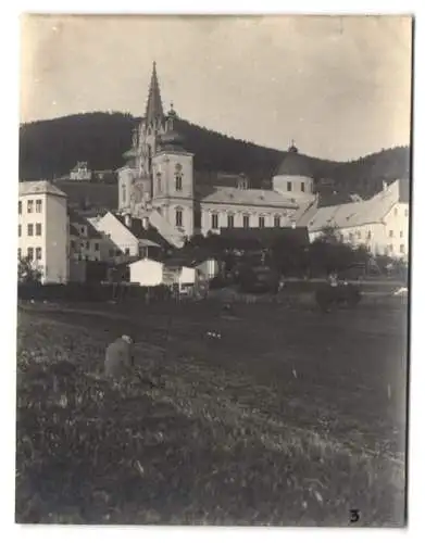 2 Fotografien unbekannter Fotograf, Ansicht Mariazell, Ortsansicht und Wallfahrtskirche