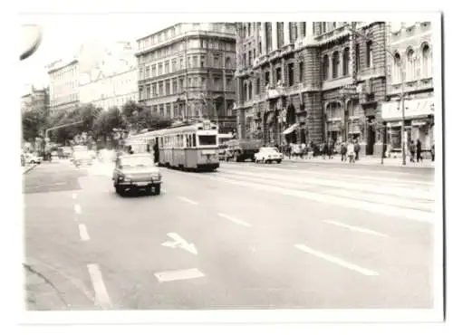 29 Fotografien Urban, Berlin, Ansicht Budapest, Strassenansichten, Bahnhof, Panorama, Strassenbahn u.a.