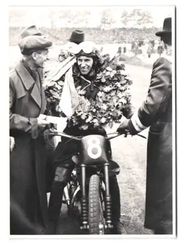 25 Fotografien Speedway Motorrad-Rennen, Rennfahrer BMW-Werksfahrer Startnummer 26, Rennszenen, Motorbike Race