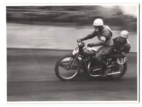 19 Fotografien Speedway - Seitenwagen Motorrad-Rennen, Sandbahnrennen, Rennszenen, Siegerehrung u.a.