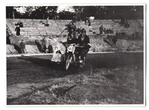 19 Fotografien Speedway - Seitenwagen Motorrad-Rennen, Sandbahnrennen, Rennszenen, Siegerehrung u.a.