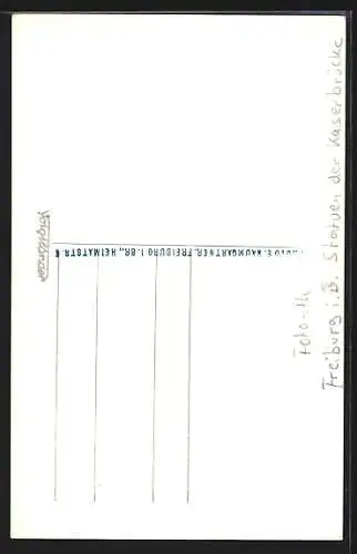 Foto-AK Freiburg i. B., Statuen der Kaiserbrücke